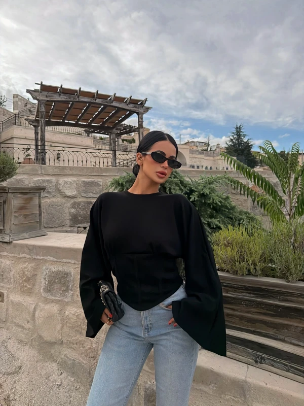 Siyah Kolları Volanlı Korse Sweat