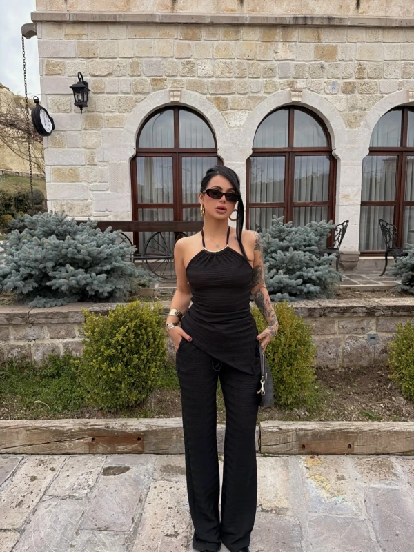 Siyah Vera Yaka Aksesuarlı Takım