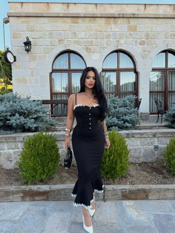 Yaka Düğmeli Güpürlü Atlas Elbise