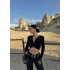 Siyah Omuz Vatkalı Tokalı Bluz