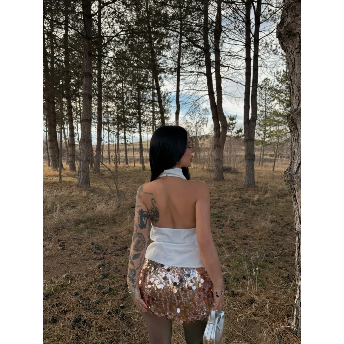 Beyaz Boyundan Geçmeli Saten Bluz