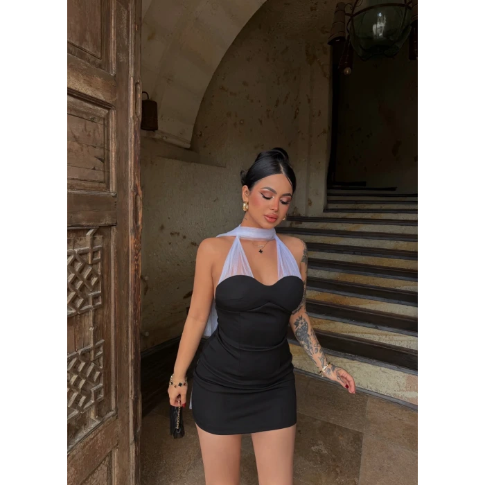 Yaka Tül Gloplu Elbise