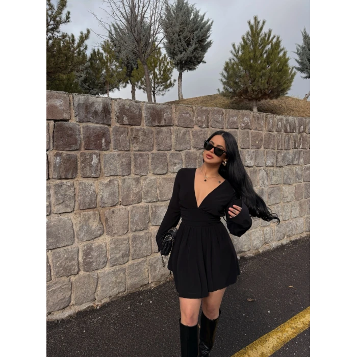 Siyah Şortlu Ön Arka V Elbise