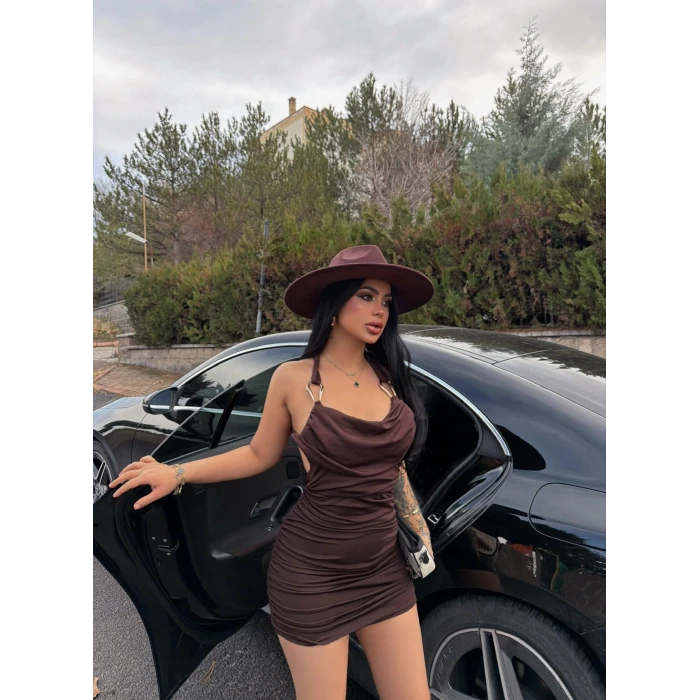 Kahve Tokalı Sırt Çapraz Büzgülü Elbise