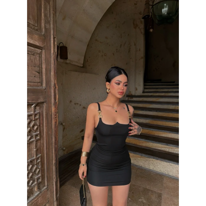 Kalp Yaka Aksesuarlı Elbise