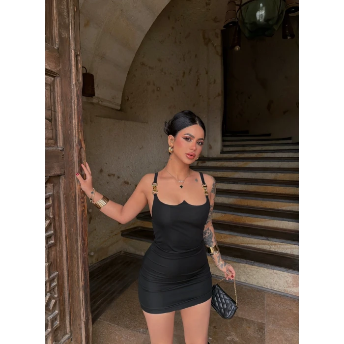 Kalp Yaka Aksesuarlı Elbise