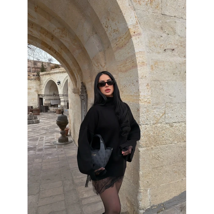 Eteği Güpürlü Dik Yaka Kazak