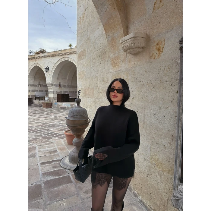 Eteği Güpürlü Dik Yaka Kazak