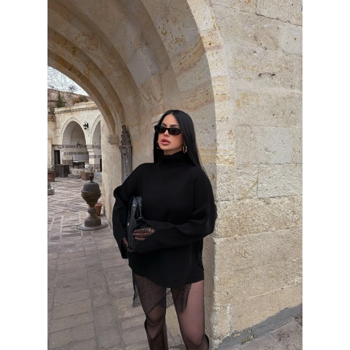 Eteği Güpürlü Dik Yaka Kazak