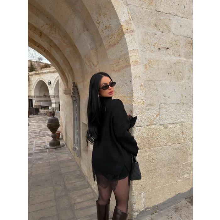 Eteği Güpürlü Dik Yaka Kazak