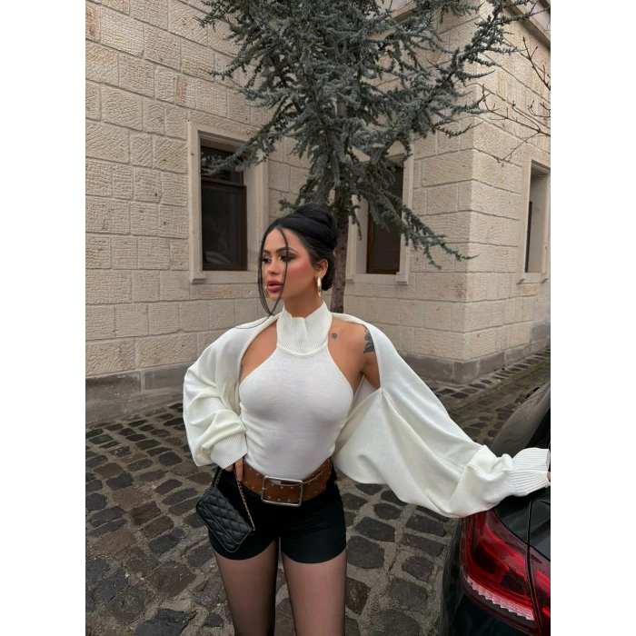 Beyaz Bolerolu Triko İkili Takım