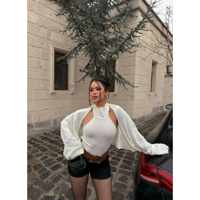 Beyaz Bolerolu Triko İkili Takım