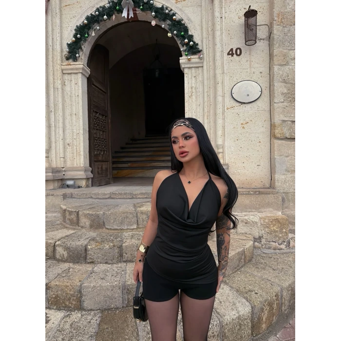 Siyah Boyundan Bağlamalı Degaje Bluz