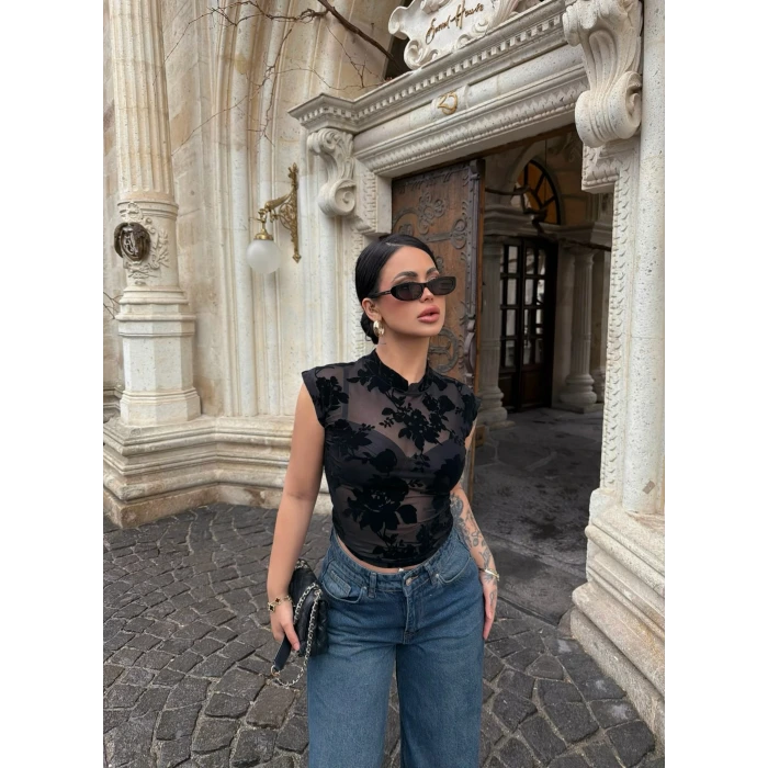 Siyah Flok Baskı Dik Yaka Bluz