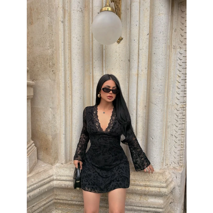 Yakası Güpürlü Flok Baskı Elbise