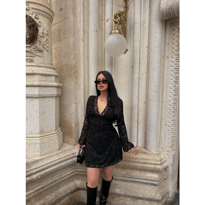 Yakası Güpürlü Flok Baskı Elbise