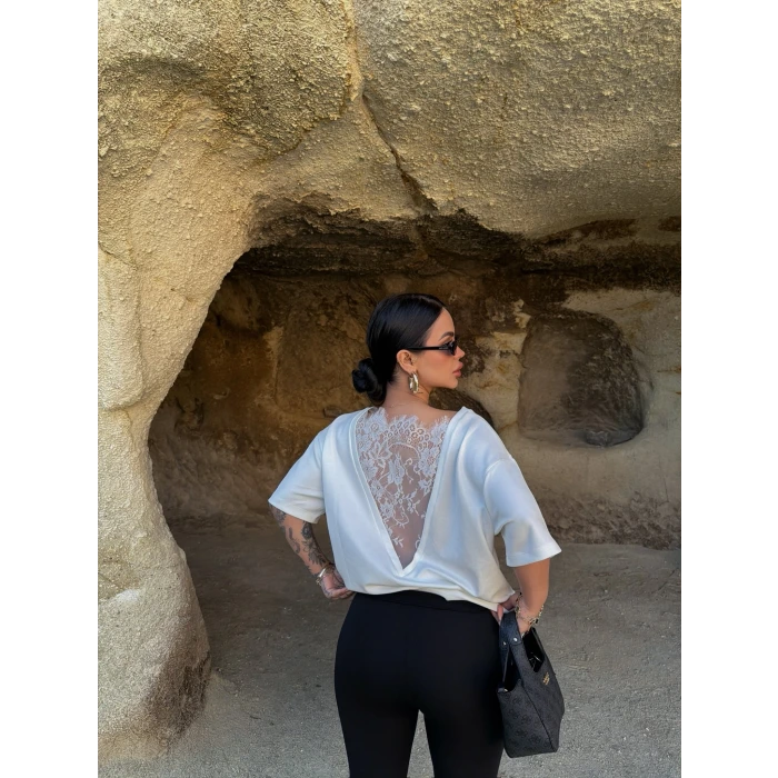 Beyaz Sırt Güpürlü Modal Tişört