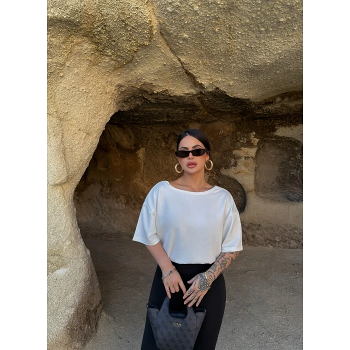 Beyaz Sırt Güpürlü Modal Tişört