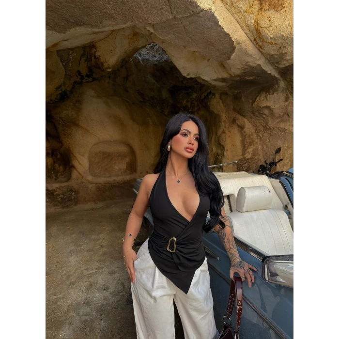 Siyah Tokalı Kruvaze Crop