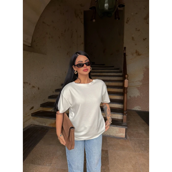 Beyaz Sırt V Güpürlü Tişört