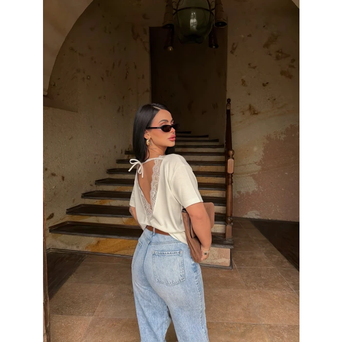 Beyaz Sırt V Güpürlü Tişört