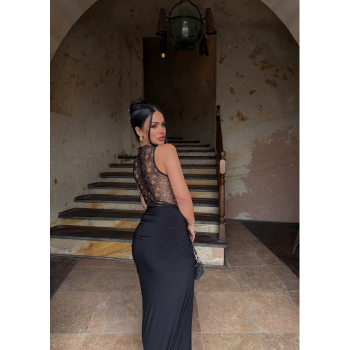 Siyah Sırt Düğmeli Degaje Elbise