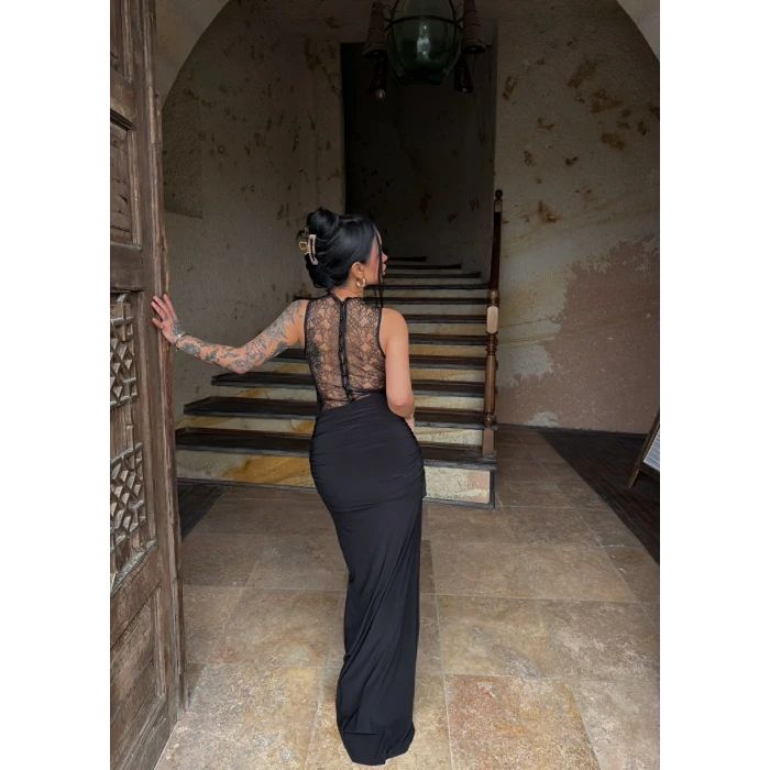 Siyah Sırt Düğmeli Degaje Elbise