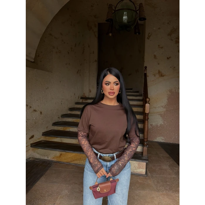 Kahve Kolları Güpürlü Basic Tişört