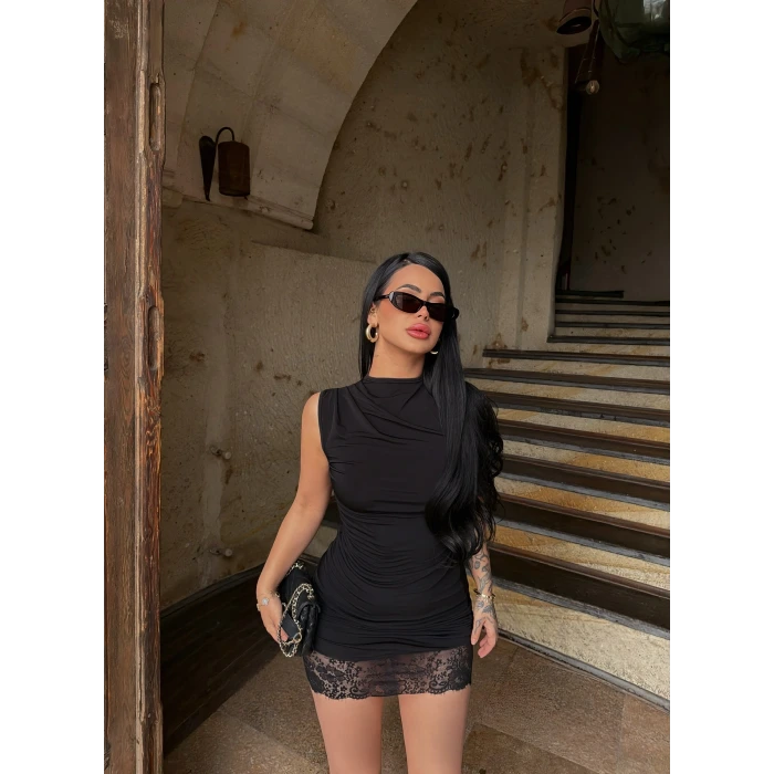 Siyah Eteği Güpürlü Balıkçı Elbise