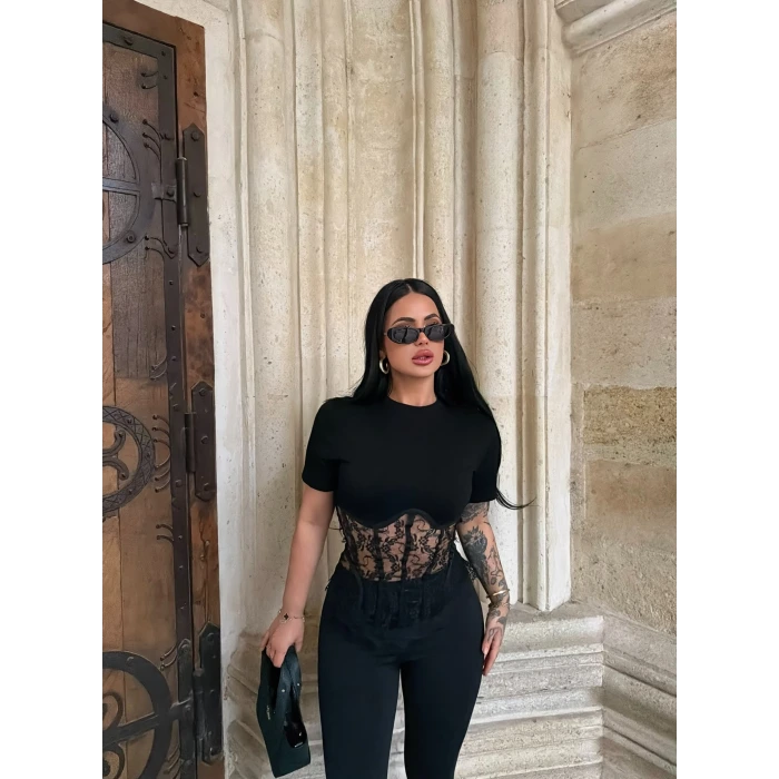 Siyah Güpürlü Korse Tişört