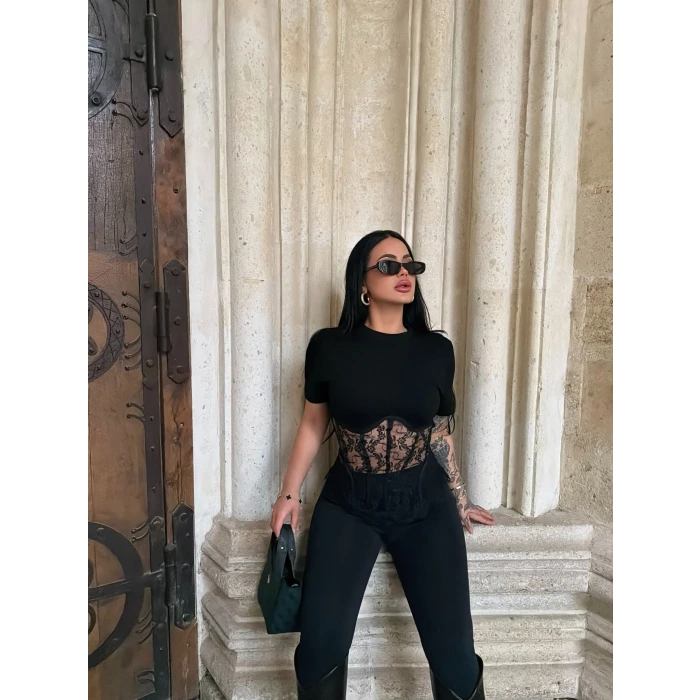 Siyah Güpürlü Korse Tişört