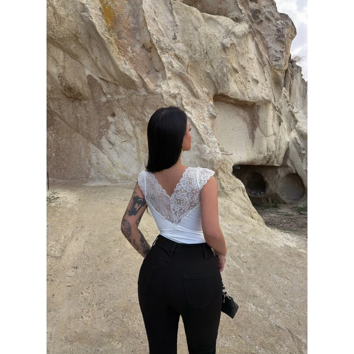 Beyaz Ön Arka Güpürlü Bodysuit