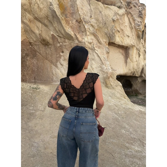 Siyah Ön Arka Güpürlü Bodysuit