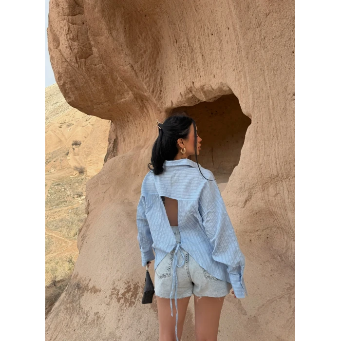 Mavi Tek Cep Sırt Dekolte Gömlek