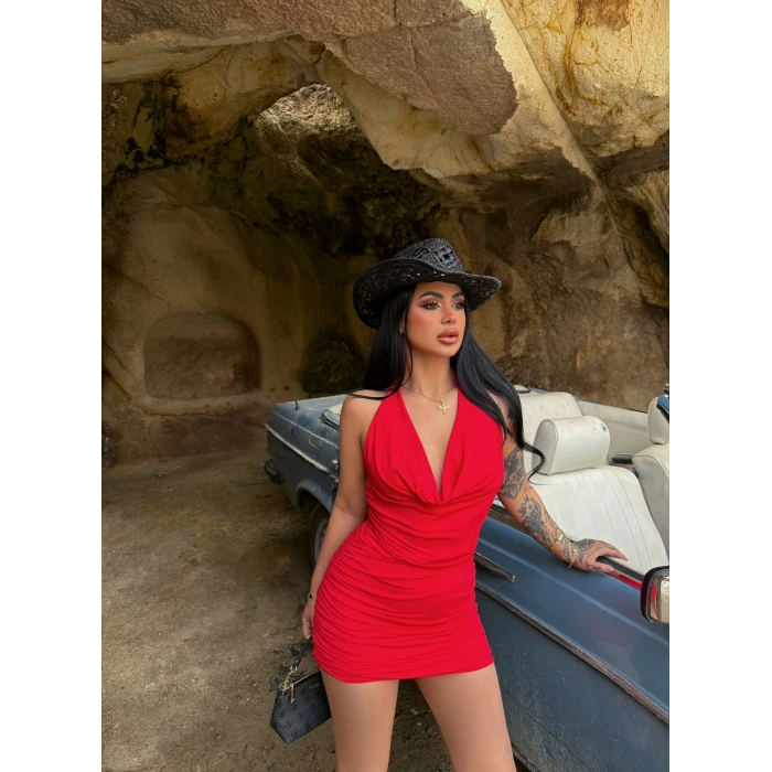 Kırmızı Boyundan Geçmeli Degaje Elbise