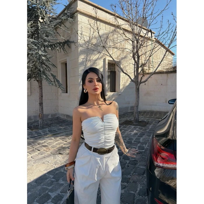 Beyaz Büzgülü Straplez Crop