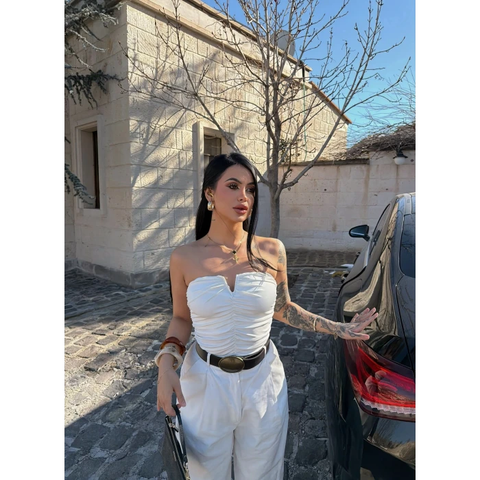 Beyaz Büzgülü Straplez Crop