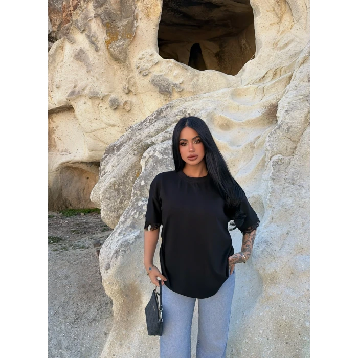 Siyah Sırt ve Kol Güpürlü Modal Tişört