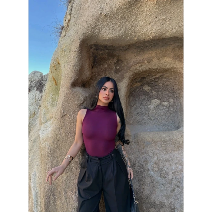 Mürdüm Balıkçı Yaka Kolsuz Bluz