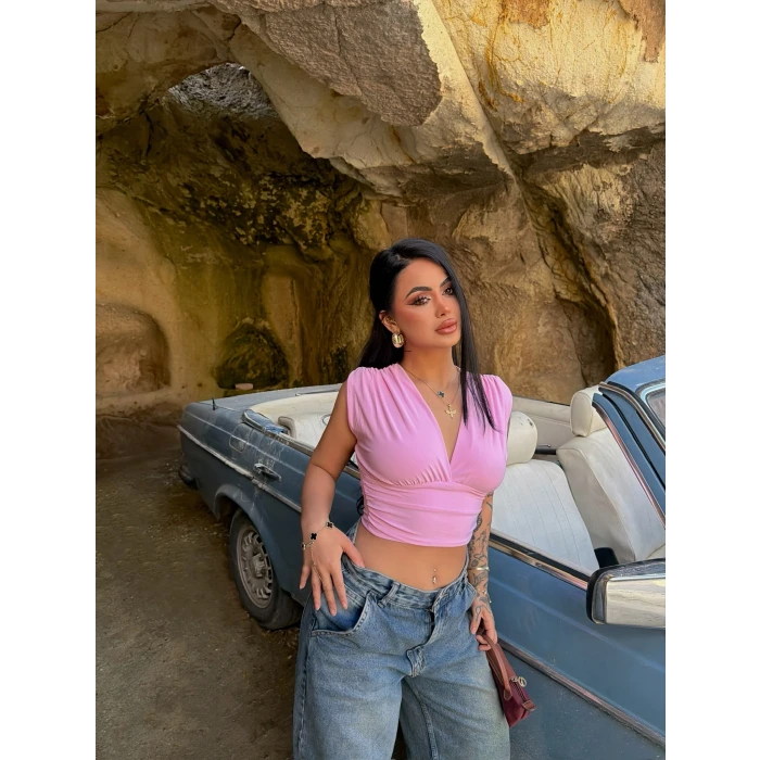 Pembe Ön Çapraz V Crop