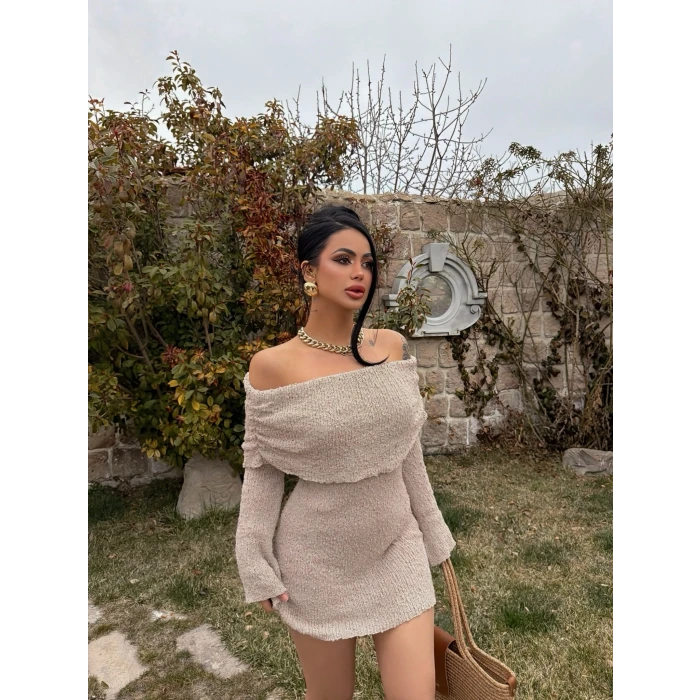 Bej Katlamalı Triko Madonna Elbise