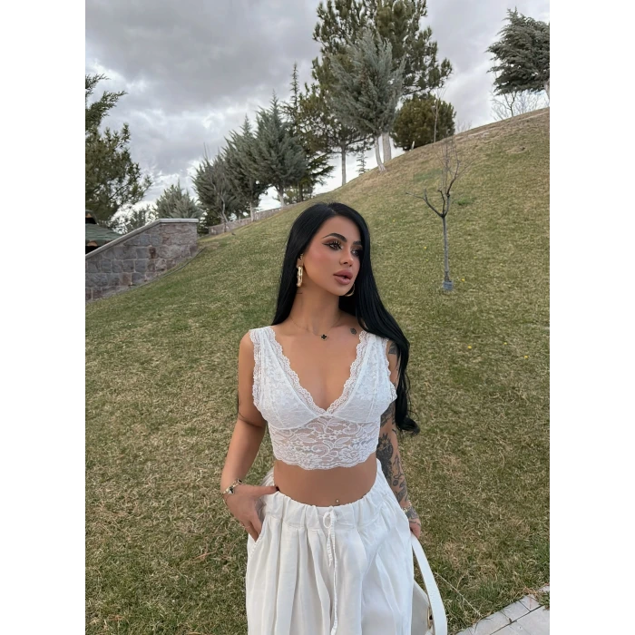Beyaz Güpürlü Bralet