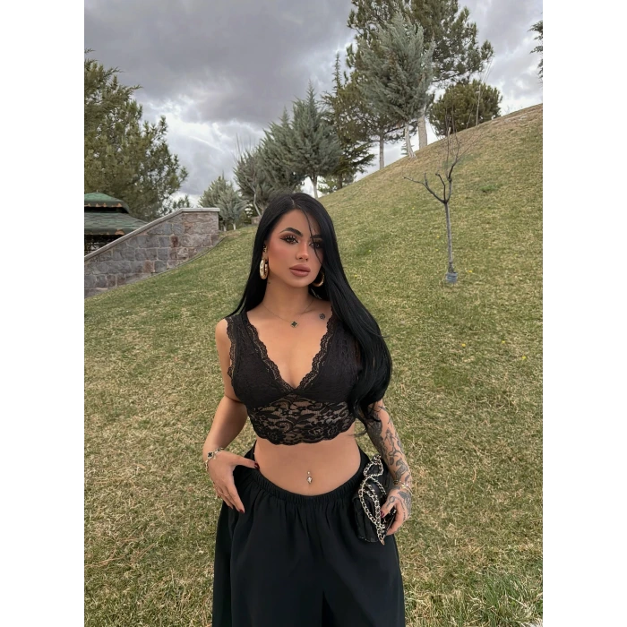 Siyah Güpürlü Bralet