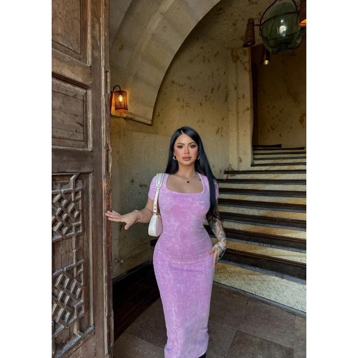 Pembe Kare Yaka Yıkamalı Elbise