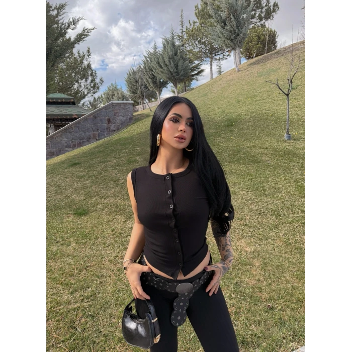 Siyah Ön Düğmeli Kaşkorse Bluz