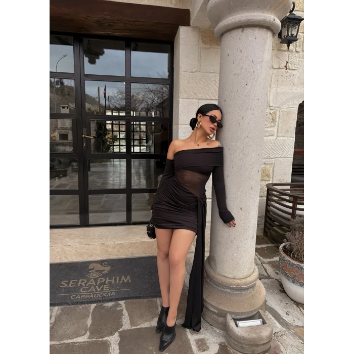 Siyah Asimetrik Kesim Tül Detay Elbise