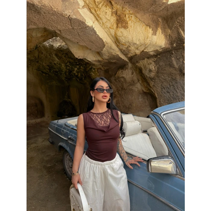 Kahve Yakası Güpürlü Degaje Bluz