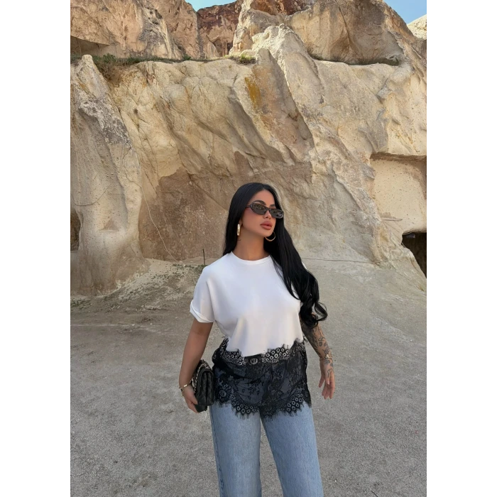 Eteği Güpürlü Tişört