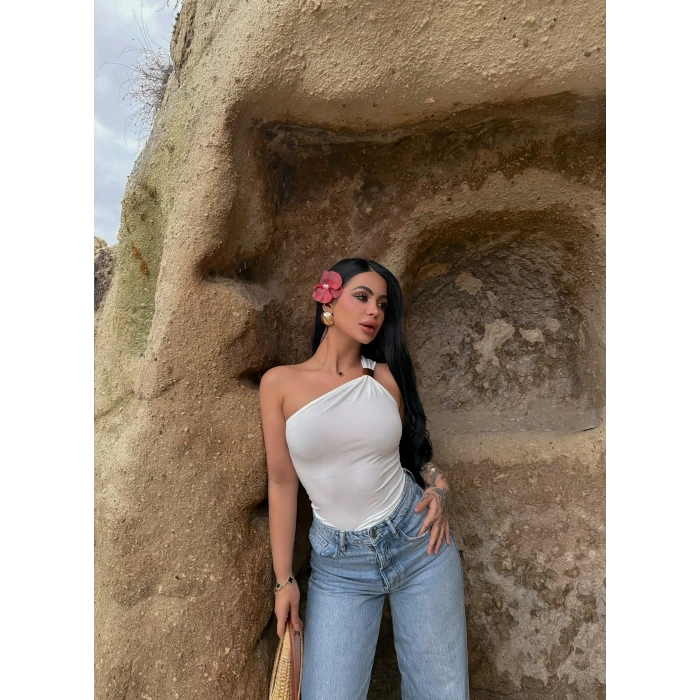 Beyaz Omuz Aksesuarlı Sandy Crop