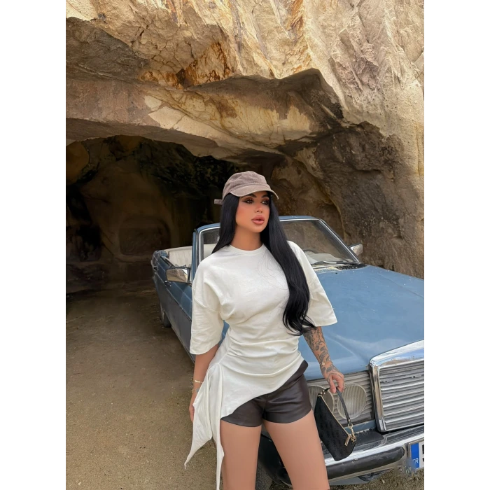 Beyaz Eteği Asimetrik Ribana Bluz